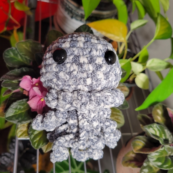 Hand crochet small jellyfish - Picture 1 of 1